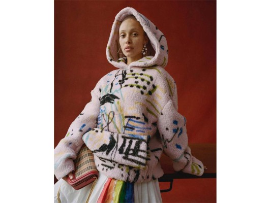 Burberry y Adwoa Aboah