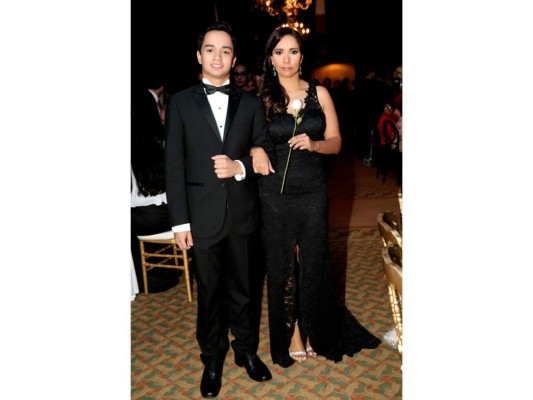 Desfile de los Seniors 2017 Del Campo International School