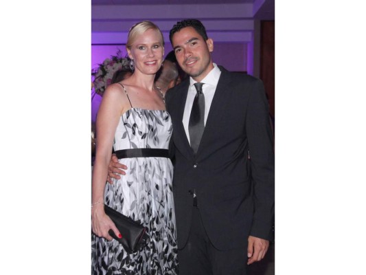 La boda de Ana Cecilia Heredia y Johnny Sikaffy