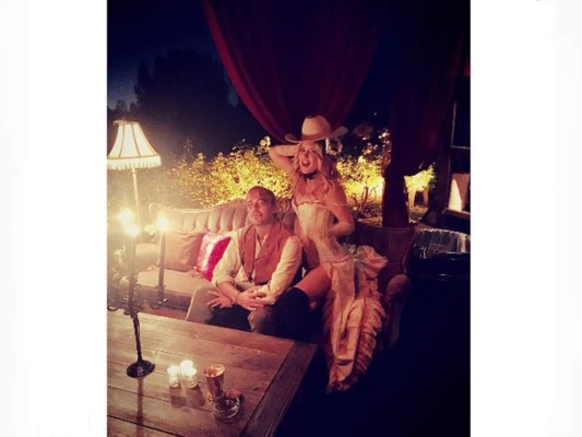 Mucho se habla de la fiesta de Halloween de Heidi Klum más bien de sus disfraces profesionales y alucinantes, pero Kate Hudson le hace la competencia