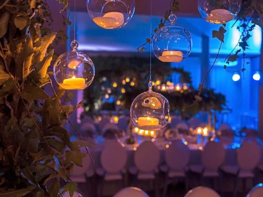 Eduardo Interiano y Lucía Chicas celebran boda a la orilla del mar   