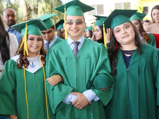 Entrega de títulos DelCampo International School II parte