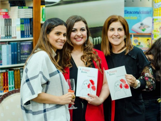 Stephanie Anne presenta su libro 'A Poppy Rose'