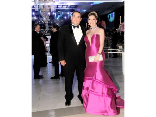 Elegante recepción para Jacobo y Nathalie Handal  