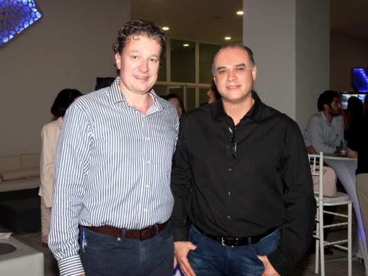 Inauguración de Penta Condominios