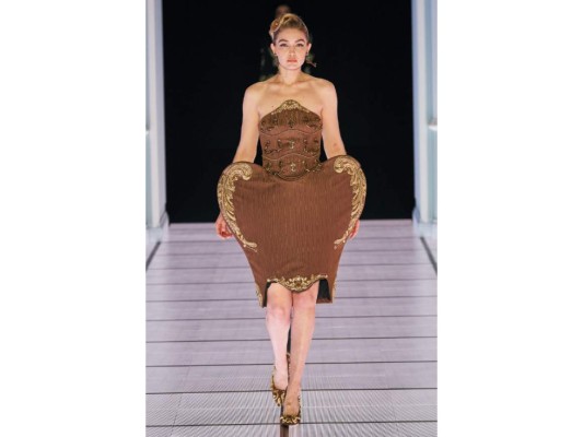 Moschino presenta colección Otoño/Invierno 2022