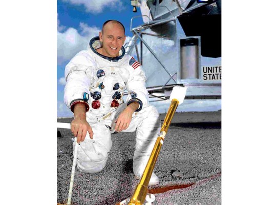 21- Alan Bean: astronauta de la NASA, fallecio el 26 de mayo a los 86 años por una repentina enfermedad