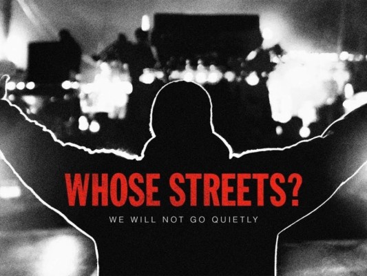 7. Whose Streets?<br/><br/>Es un documental estadounidense de 2017 sobre el asesinato de Michael Brown y el levantamiento de Ferguson. Dirigida por Sabaah Folayan y codirigida por Damon Davis. El documental se centra en siete personajes principales, particularmente el cofundador de Hands Up United, Tory Russell, Brittany Ferrell, una enfermera y una joven madre, y David Whitt, un reclutador de la organización civil Cop Watch.<br/>