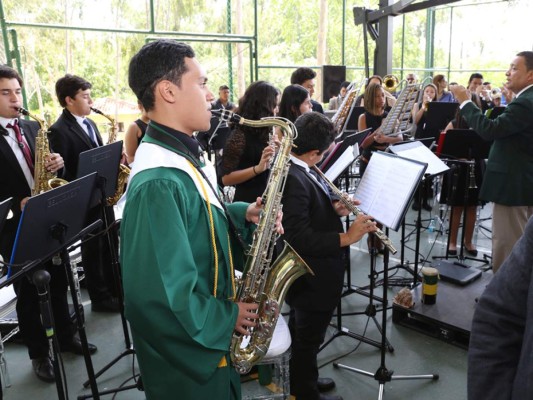 Entrega de títulos DelCampo International School II parte