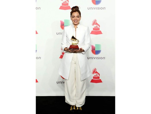 Mejor álbum folclórico<br/>Musas, Vol. 2, de Natalia Lafourcade