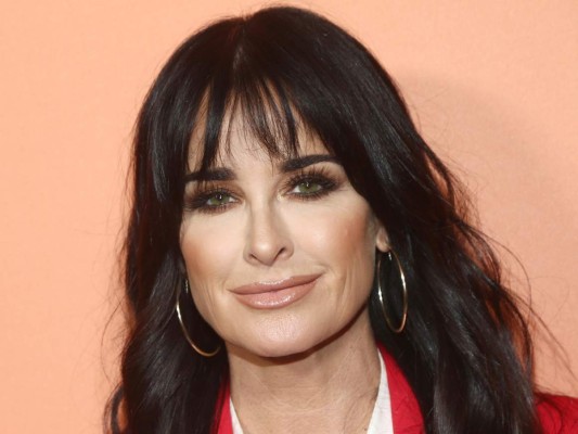 La noche de Halloween. Kyle Richards solo tenía 9 años cuando hizo el papel de Lindsey Wallace. Después de ver la película el día del estreno, le dio tanto miedo que durmió con su madre hasta que cumplió 15 años. ¡Siempre se imaginaba que tenía a alguien debajo de la cama o detrás de las cortinas! Además, no volvió a salir en ninguna otra película de terror.