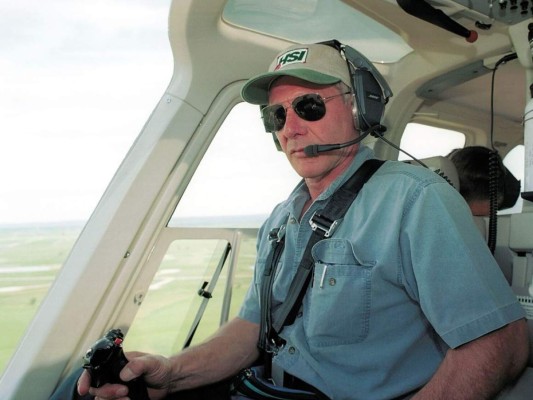 Harrison Ford es un piloto con licencia. Eligieron a un buen Han Solo.
