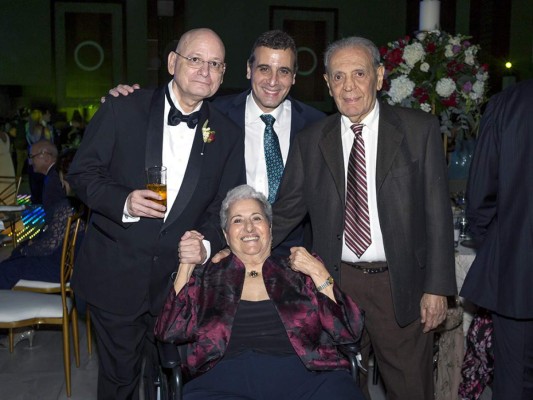 Elegante recepción por los novios Carlos Kattán y Rozeana Fonseca