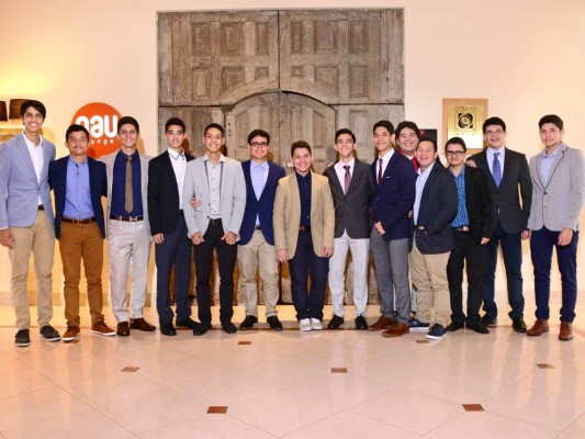 Alegre desayuno de los seniors del Instituto Valle de Sula