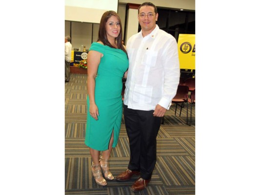 Jorge Bueso y Napoleón Larach reciben galardón