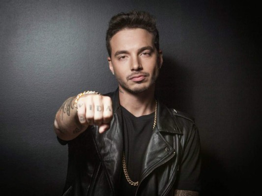 J Balvin critica a los cantantes que resaltan el narcotráfico