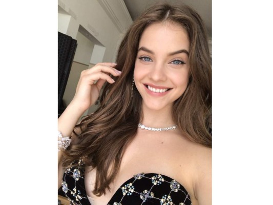 La modelo Barbara Palvin, estuvo de igual manera vinculada con el canadiense, después de ser vistos juntos asistiendo a The Lion King en Broadway.
