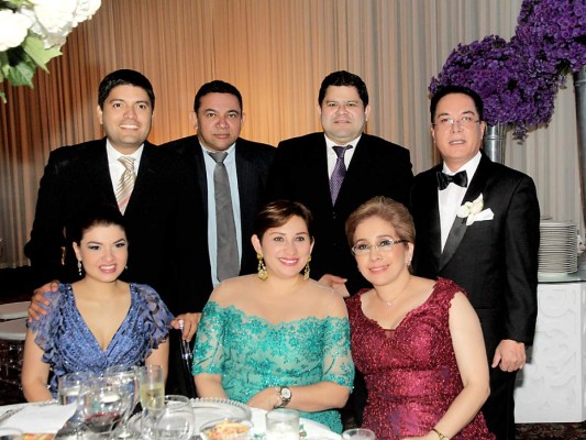 La boda religiosa de Jonathan Park y Daniela Ferrufino