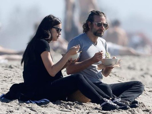 Irina Shayk y Bradley Cooper de paseo por Venice Beach