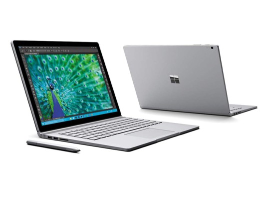 Microsoft Surface Book <br/>Esta versátil laptop combina potentes procesadores Intel Core i5, i7 de sexta generación y hasta 16 GB de memoria, con gráficos opcionales, además graba hasta 16 horas de vídeos y edita Adobe Premiere Pro 4 con una fluidez y suavidad increíbles.