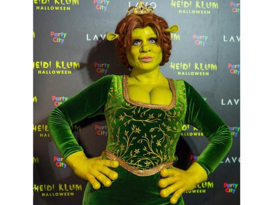 Heidi Klum se disfraza como Fiona