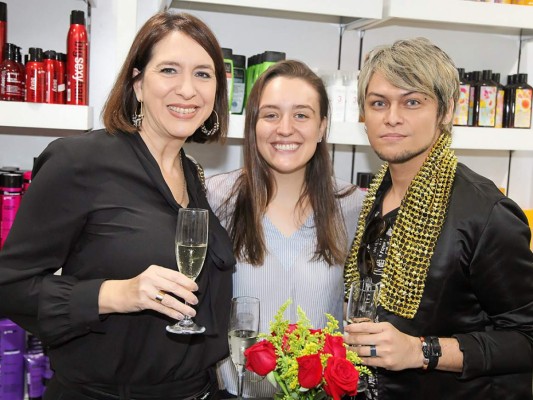 El cóctel inaugural de Sophis Beauty Supplies  