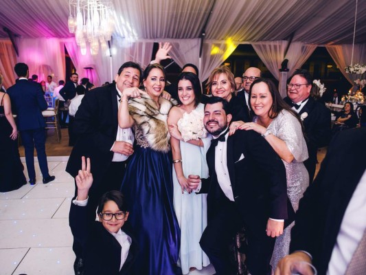 Christian y Carol celebran romántica boda