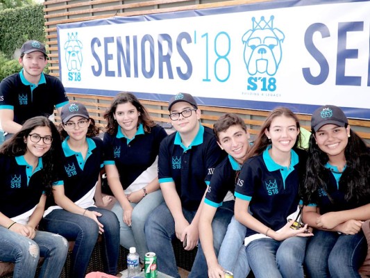 Marlon Calix, Flor Figueroa, Sofía Giacoman, Gabriela Valencia, Eduardo Hall, César Pineda, Mónica Pellman y Mariana Durón. Foto: Yoseph Amaya