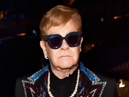 Elton John<br/>Fecha de nacimiento: 25 de marzo de 1947 (edad 71 años)<br/>