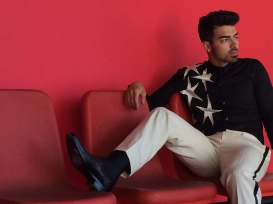 Festejemos los 29 años de Joe Jonas con sus mejores momentos