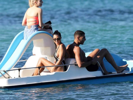 Las vacaciones de Kourtney Kardashian y su novio Younes