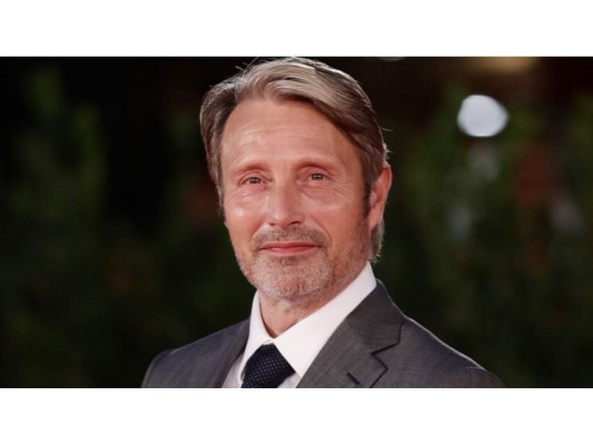 De acuerdo con el portal The Hollywood Reporter, Mikkelsen es el principal candidato para ocupar el lugar de Depp como el mago oscuro Gellert Grindelwald.
