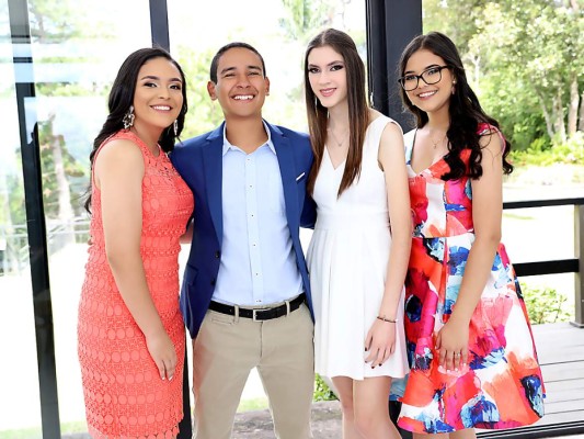Adriana Illescas, Daniel Andino, Paola Caminals y Natalia Castiñeiras
