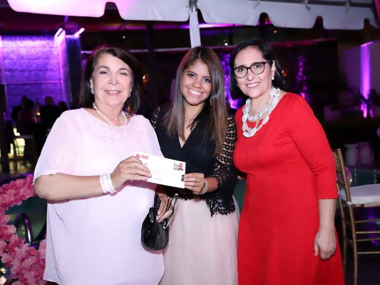 Invitados a BAC Credomatic Estilo Pink Party en 2018