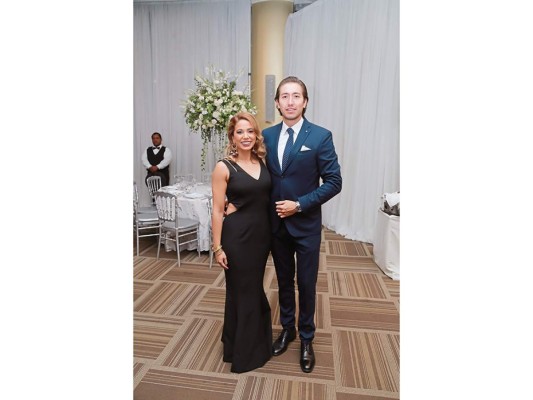 Juan Jaar y Lisa Hepburn celebran fiesta nupcial  