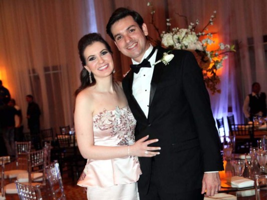 La boda de Vanessa Jenkins y Dennis Cabrera