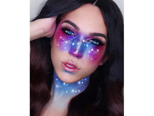 Las sombras metálicas, highlight y detalle son la clave para recrear este look