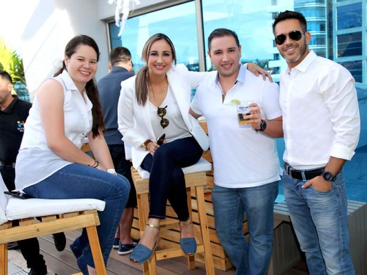 Lanzamiento de Coronita Extra en el roof top del Hyatt