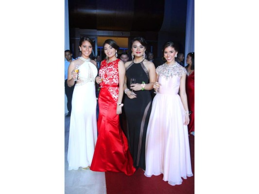 Bianka Valladares, Susy Pineda, Kiara Trejo y Sofía Romero.