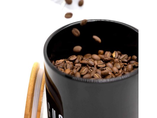 Idealmente guarda el café en latas, es una práctica común entre los conocedores