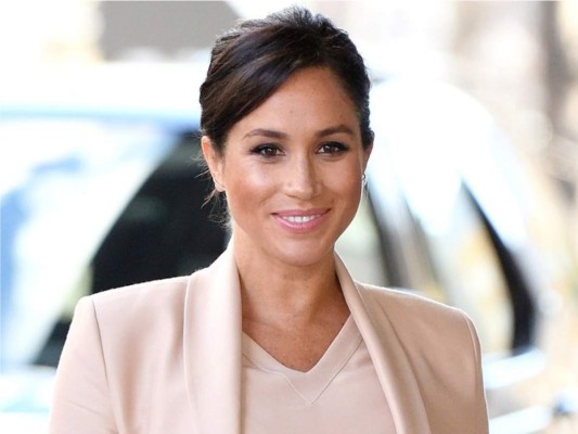 Meghan Markle se estrena como Royal Patron del National Theatre