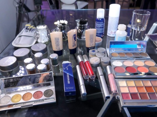 Cóctel para presentar la marca de maquillaje Kryolan