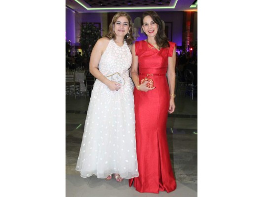 Ruth Marie Sabillón y Elena Dumas