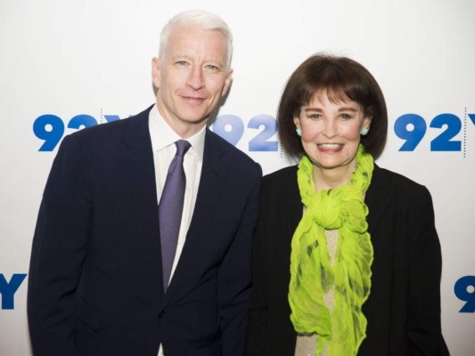Su hijo es el famoso presentador de CNN, Anderson Cooper