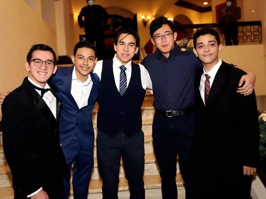 Jorge Pineda, Mauricio Valerio, Ian Hernández, Jimmy Tsai Tan y Sebastián Reyes