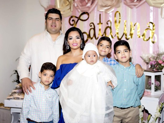 Fernando y Andrea Quintana con sus hijos: Ernesto, Catalina, Pablo y Fernando. Foto: Daniel Madrid