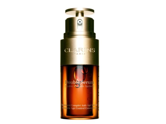 La fórmula perfecta. Descubre Double Serum, la nueva fórmula del tratamiento antiedad icónico de Clarins, para una piel visiblemente rejuvenecida.