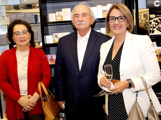 Inauguración de Danaé Perfumería