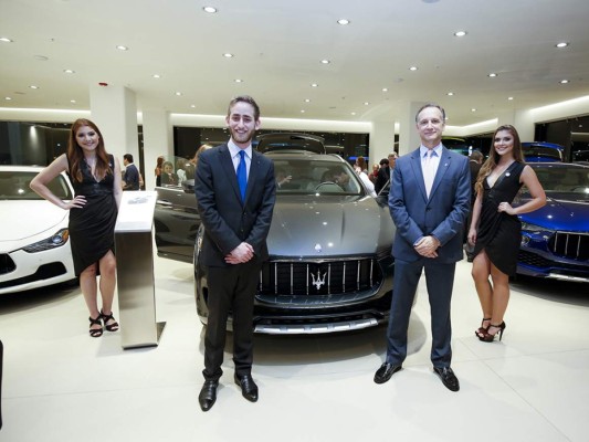 Eduardo Aizenman, Director General de Veinsa Motors y Roberto Álvarez, Director Comercial de Veinsa Motors