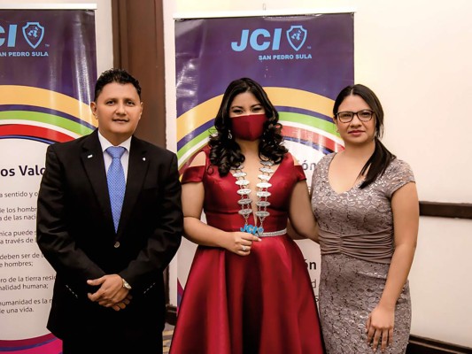 Juramentan nueva directiva de la Cámara Junior